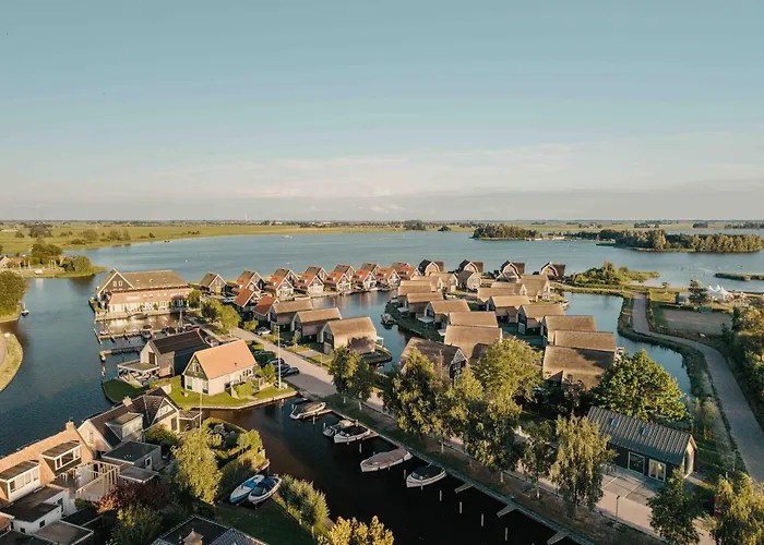 Watervilla buitenzijde met Sauna I 8 personen - Boutique Parc Pharshoeke
